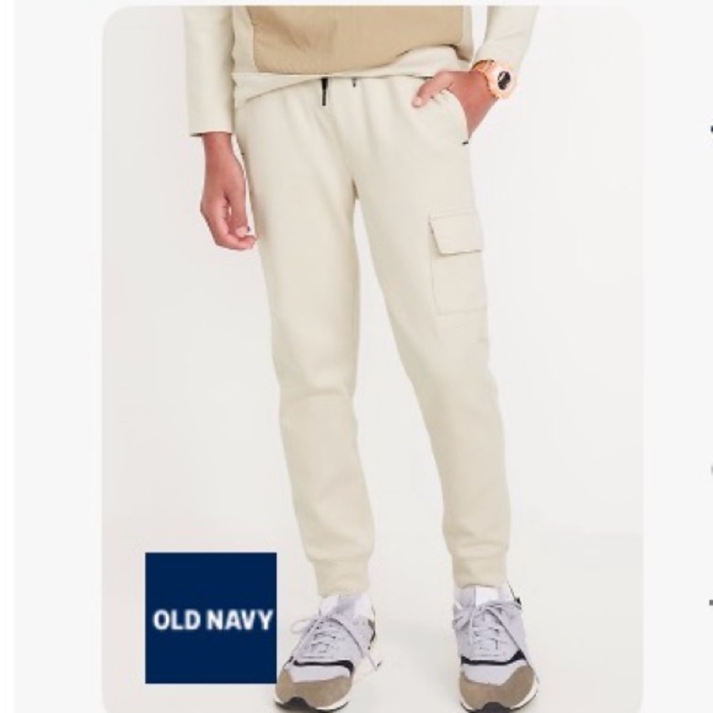 NWT Dynamic Fleece Cargo Joggers